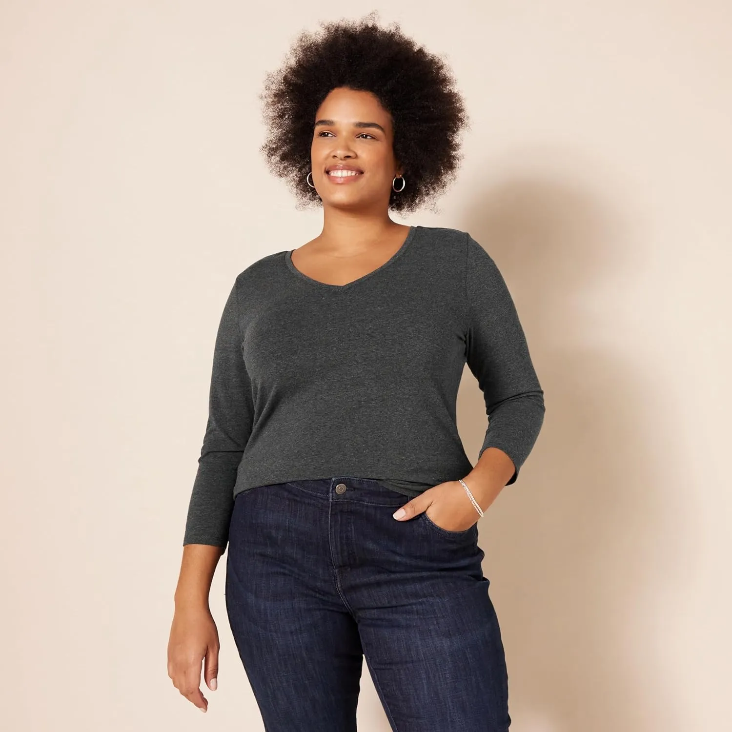 Amazon Essentials Women's Classic-Fit 3/4 Sleeve V-Neck T-Shirt (Available in Plus Size), Multipacks