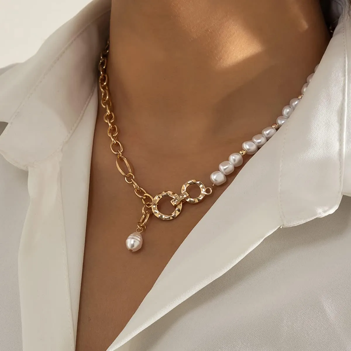 Dainty Pearl Pendant Necklaces Layered Baroque Choker Necklace Vintage White Pearl Chain Necklace Faux Pearls Statement Jewelry Gift for Women