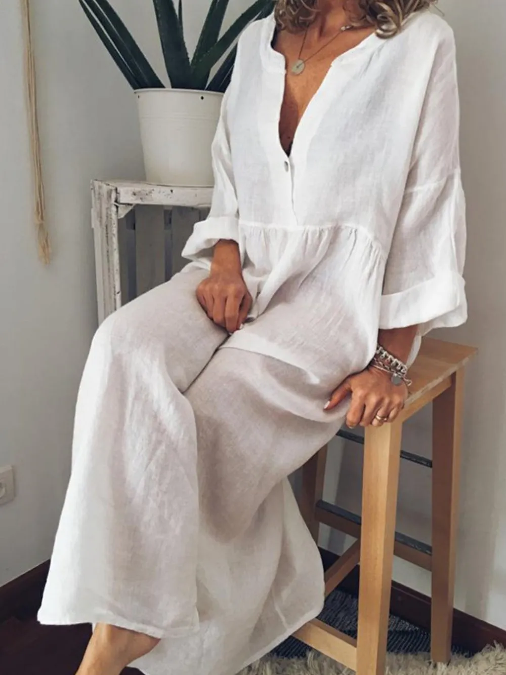 Elisora - Minimal Luxe Dress