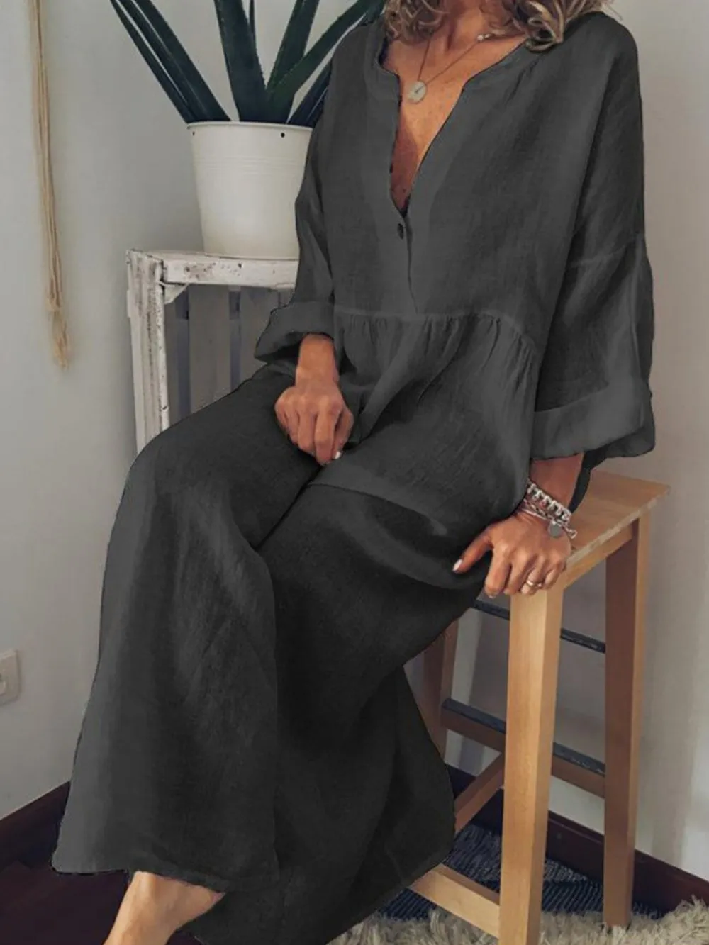 Elisora - Minimal Luxe Dress