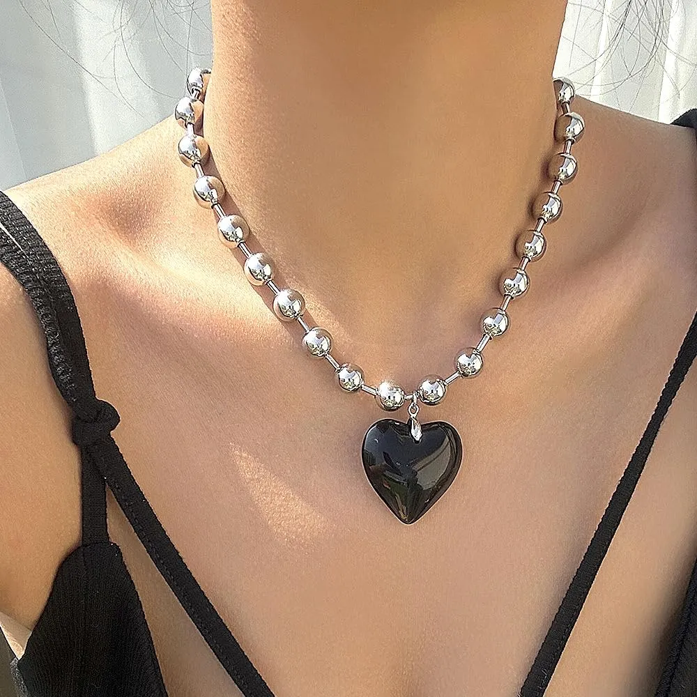 FUTIMELY Puffy Heart Beads Pendant Necklace for Women Chunky Transparent Glass Love Beaded Clavicle Chain Y2k Aesthetic Choker Charm Jewelry Gift Accessories