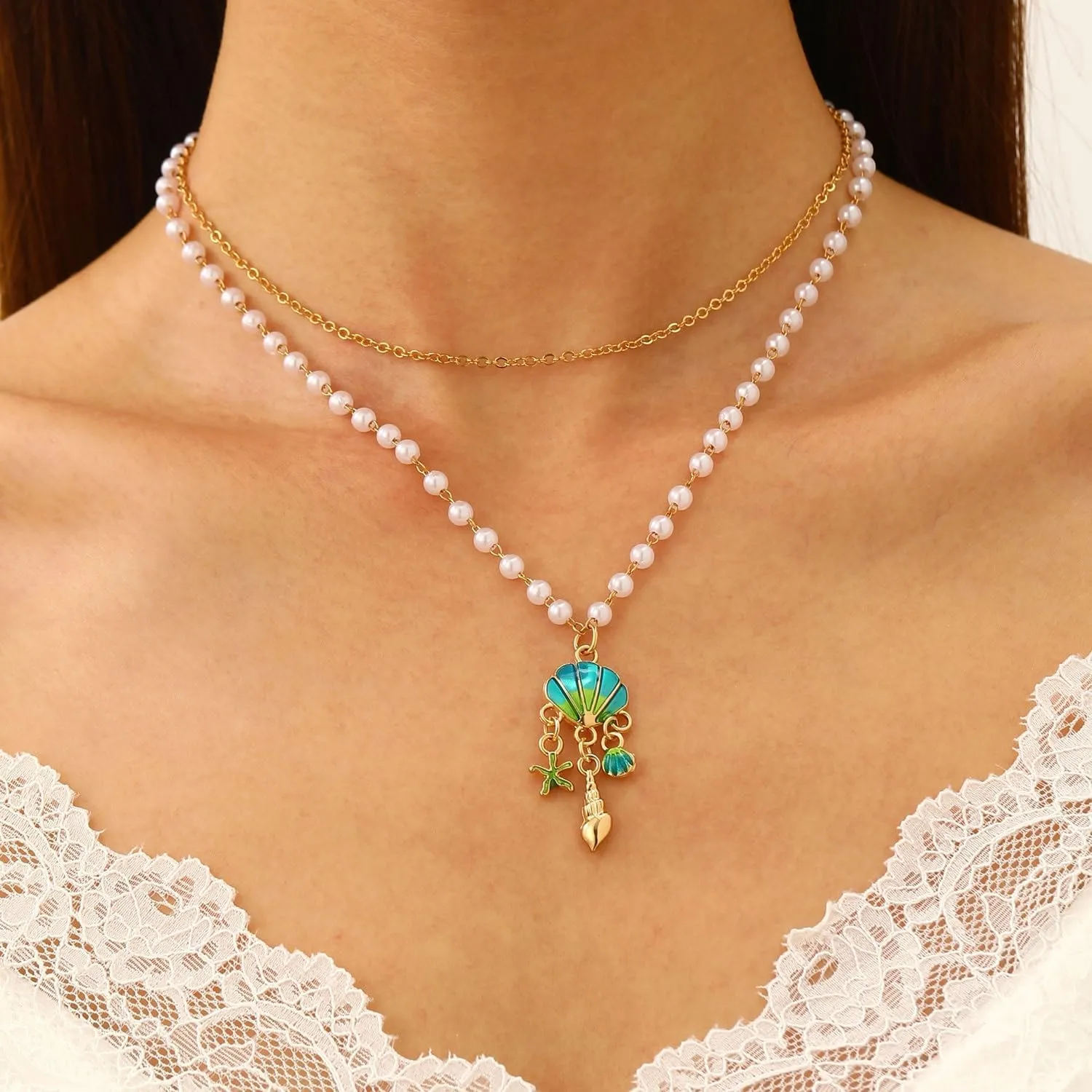 Gold Shell Necklaces for Women 14K Gold Pearl Necklaces Summer Beach Jewelry Boho Layered Charm Starfish Necklace Dainty Vacation Seashell Necklace Beachy Outfits Accessorie