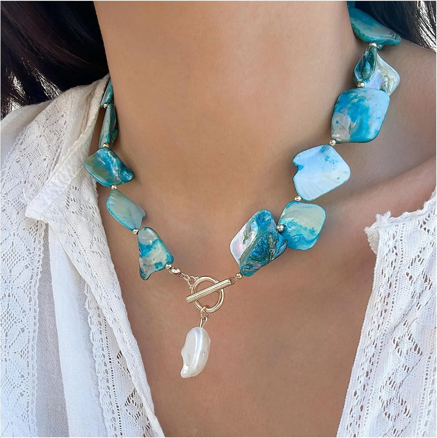 Gold Shell Pendant Necklace for Women Summer Beach Irregularly Shell Clavicle Choker Necklace Bikini Seashell Body Chain Necklace for Women