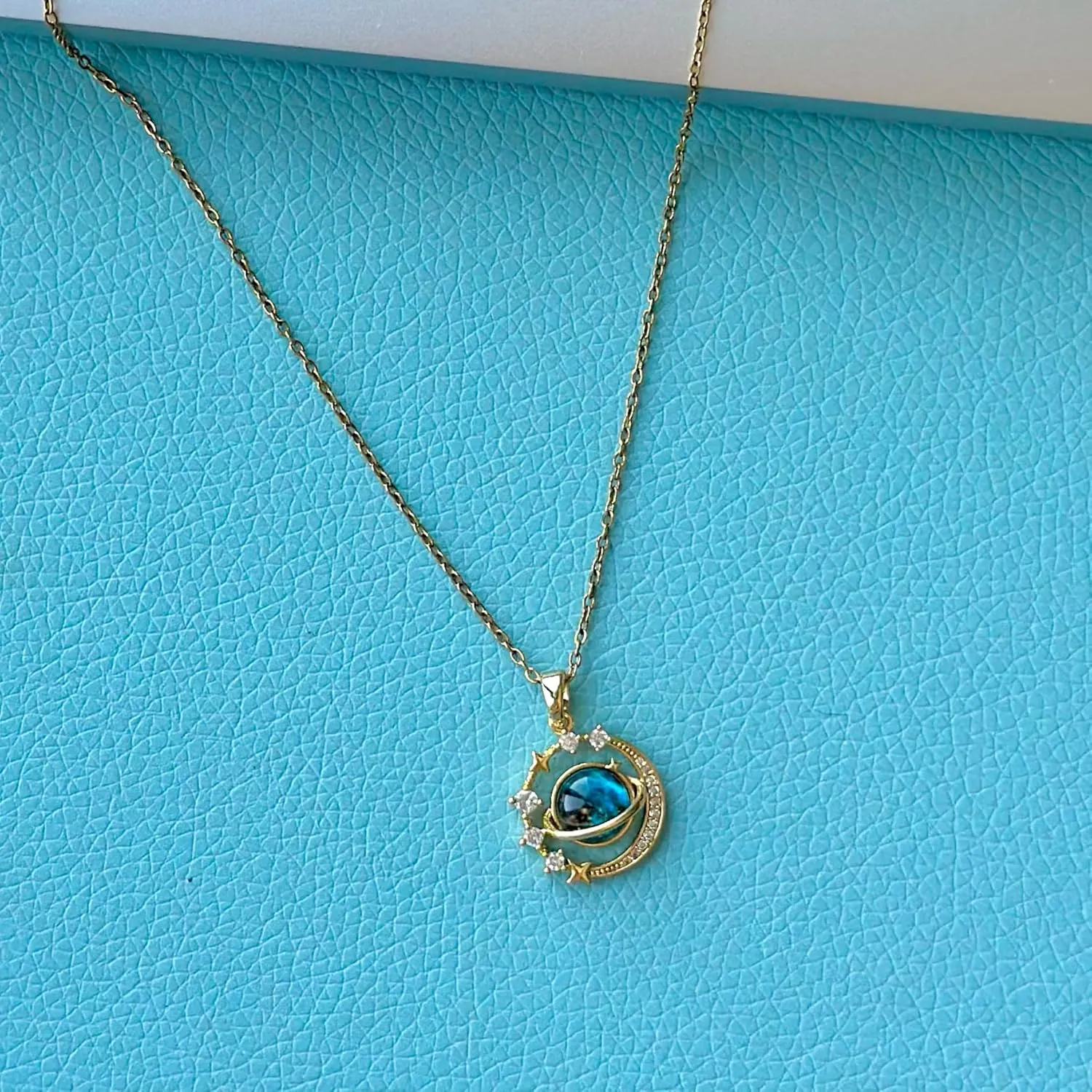 Lunova Necklace and Bracelet Set for Women, Elegant Gold or Silver Jewelry, Non-Tarnish Trendy Fashion Accessories, Stylish Gold Chain & Bracelet, Gifts for Her, Girlfriend, Sister, Daughter
