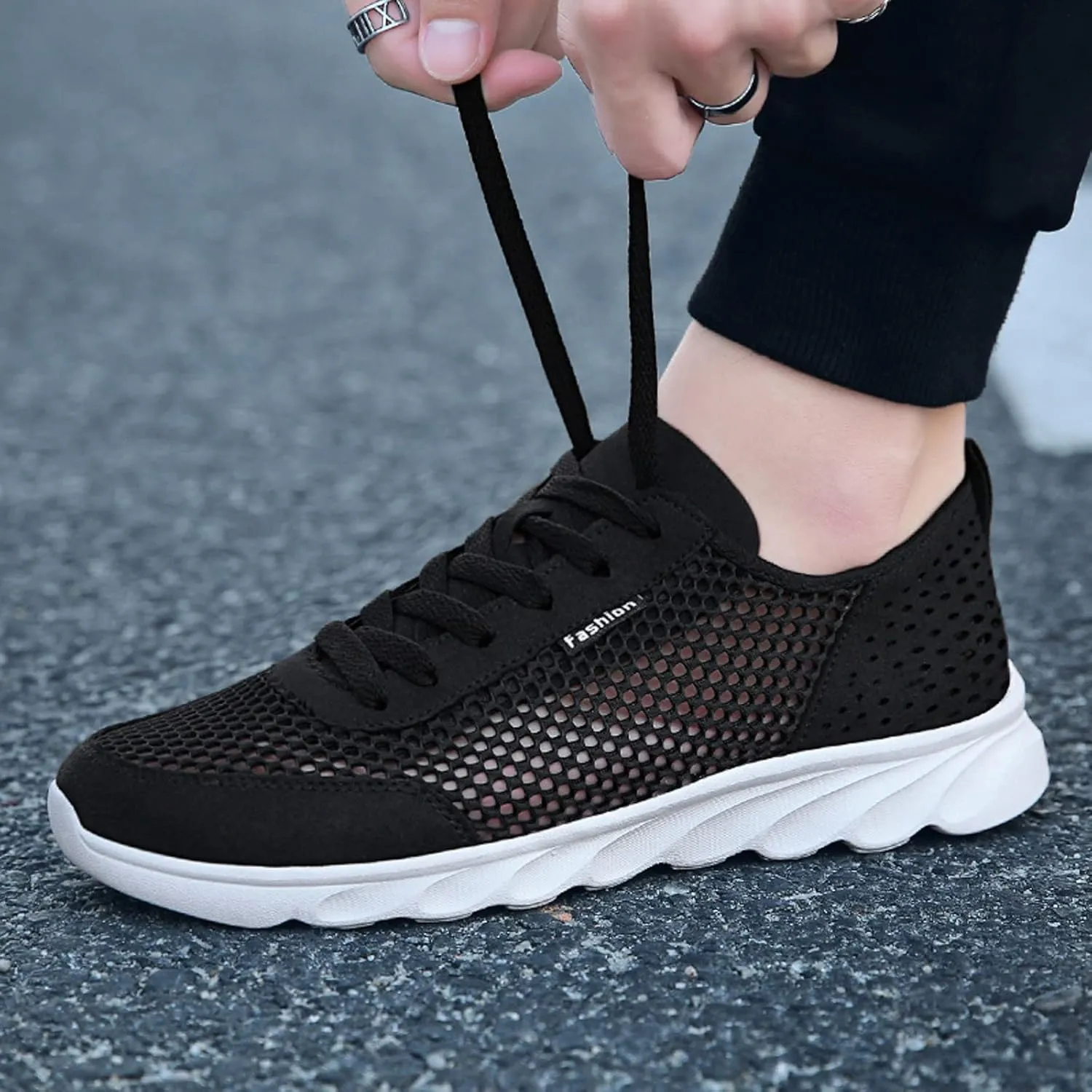 Men Sports Shoes Simple Solid Color Fashion Summer New Pattern Mesh Hollow Breathable Sneaker Rack for Men Bedroom Wall