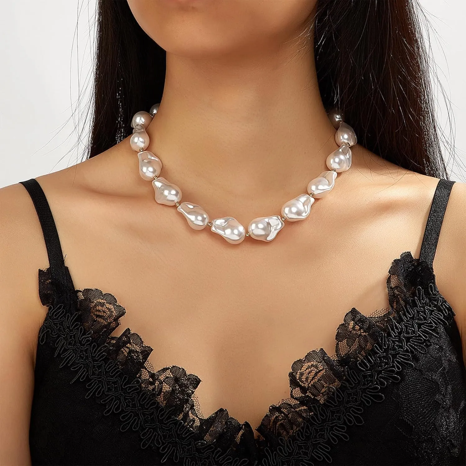 Pearl Charm Necklace Baroque Pearl Choker Necklaces for Women White Faux Pearl Necklace Chunky Pearl Costume Jewelry