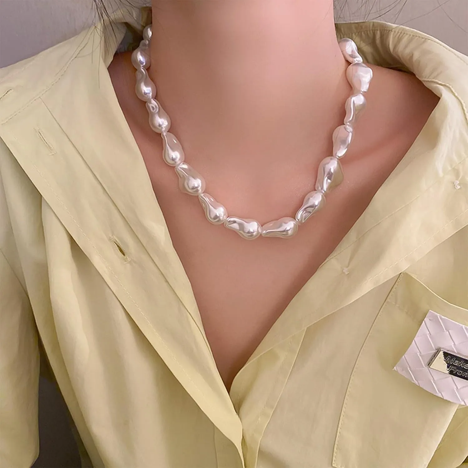 Pearl Charm Necklace Baroque Pearl Choker Necklaces for Women White Faux Pearl Necklace Chunky Pearl Costume Jewelry