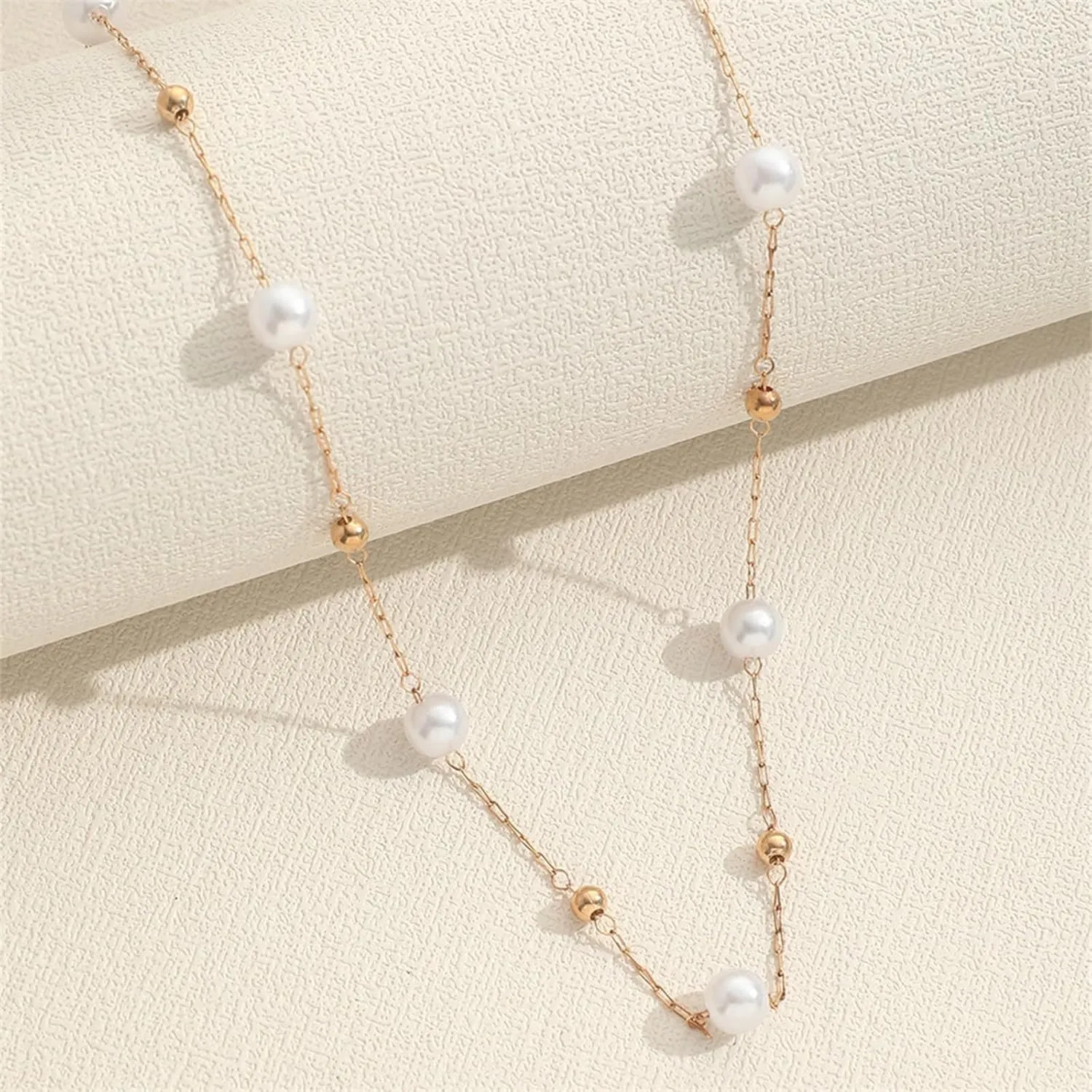 Pearl Necklace for Women Dainty Gold Vintage Pearl Pendant Necklace Gold Pearl Choker Necklaces Jewelry Gifts for Women