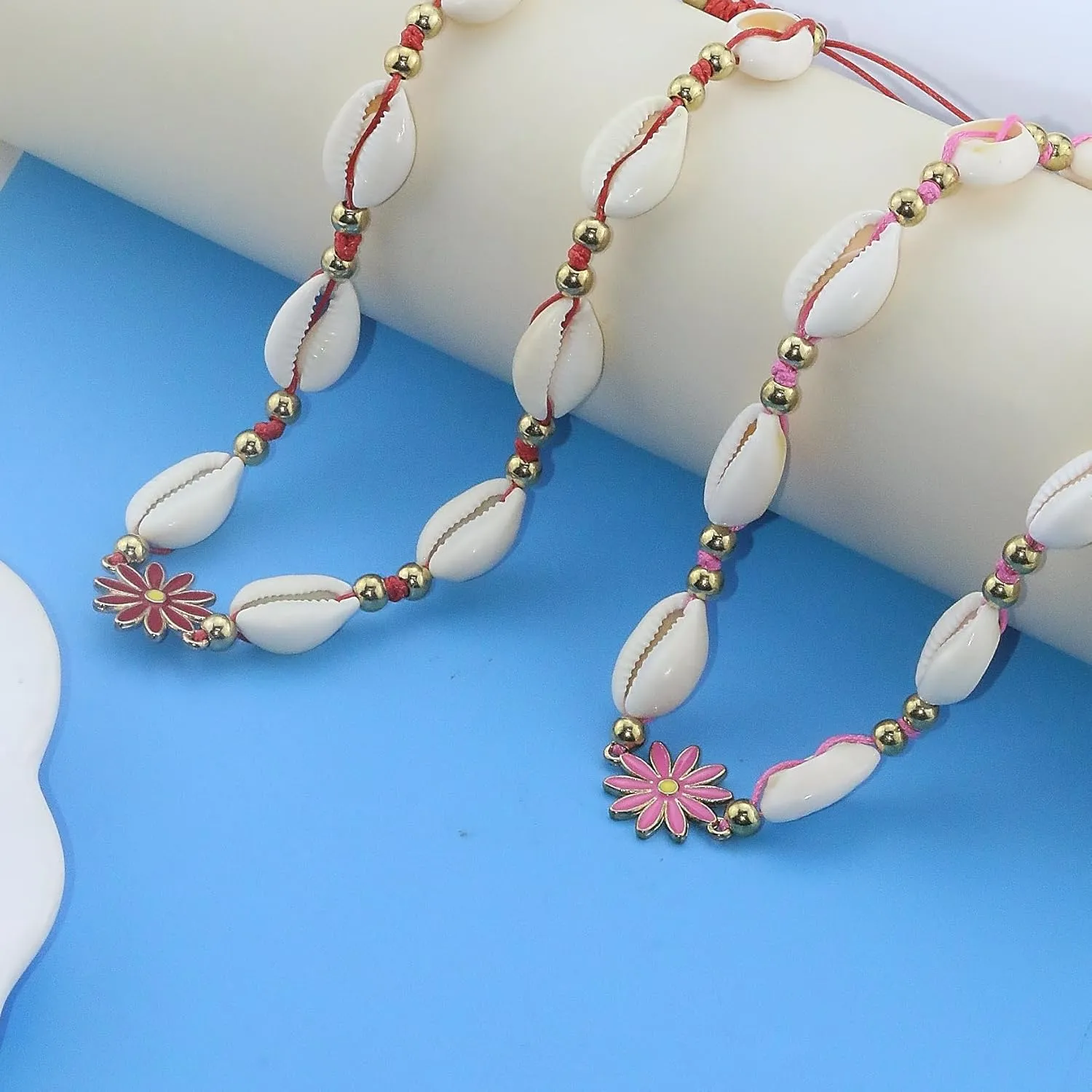 Shell Necklace for Women Seashell Daisy Flower Choker Necklace Handmade Puka Shell Charm Necklace Adjustable Braided Rope Summer Necklaces Boho Beach Jewelry Outfit Accessories