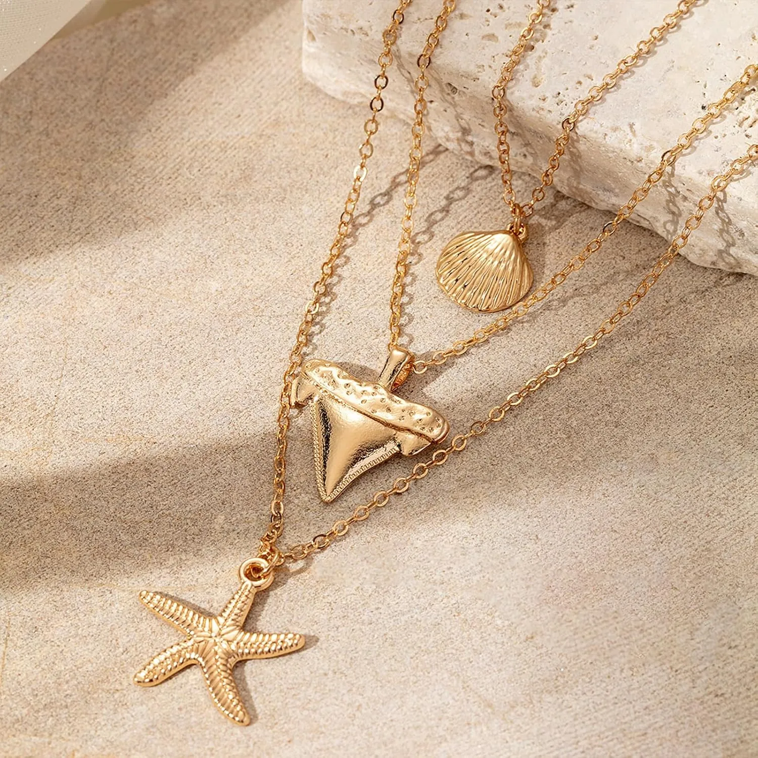 Shell Necklaces for Women Layered Gold Stack Necklace Starfish Seashell Charm Necklace Beach Jewelry for Women Summer Accessories