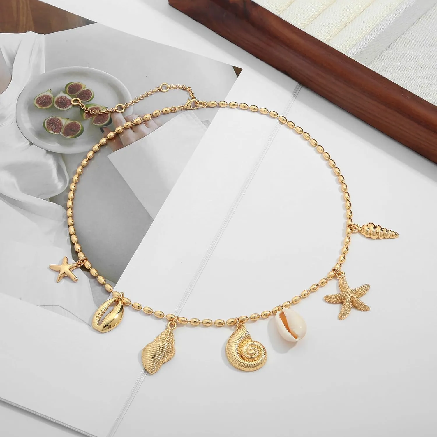 Summer Charms Necklace for Women Conch Seashell Starfish Pendant Choker Necklace Fashion Boho Beach Ocean Jewelry