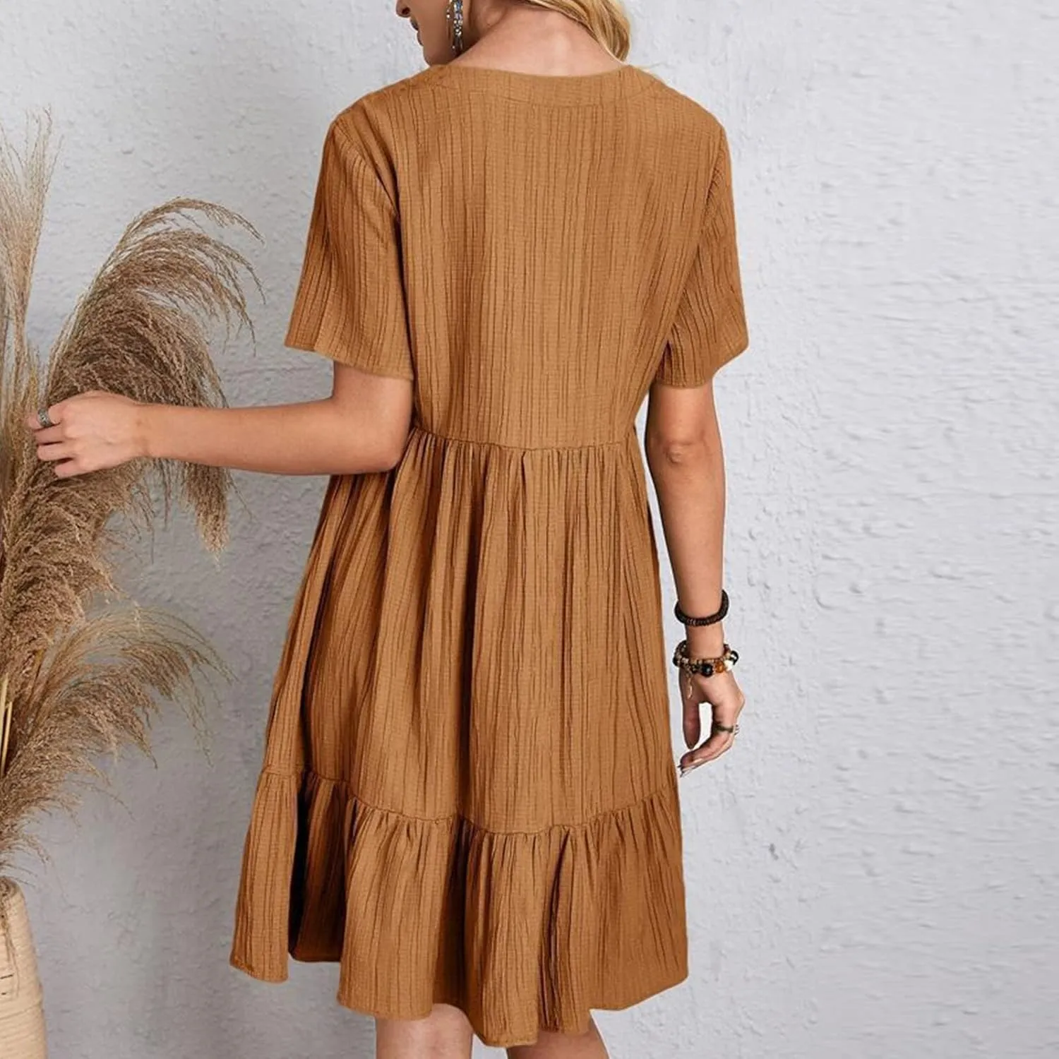 Summer Dresses for Women 2024 Pleated Tiered A Line Flowy Midi Dress Casual Fashion Short Sleeve V Neck Sundress