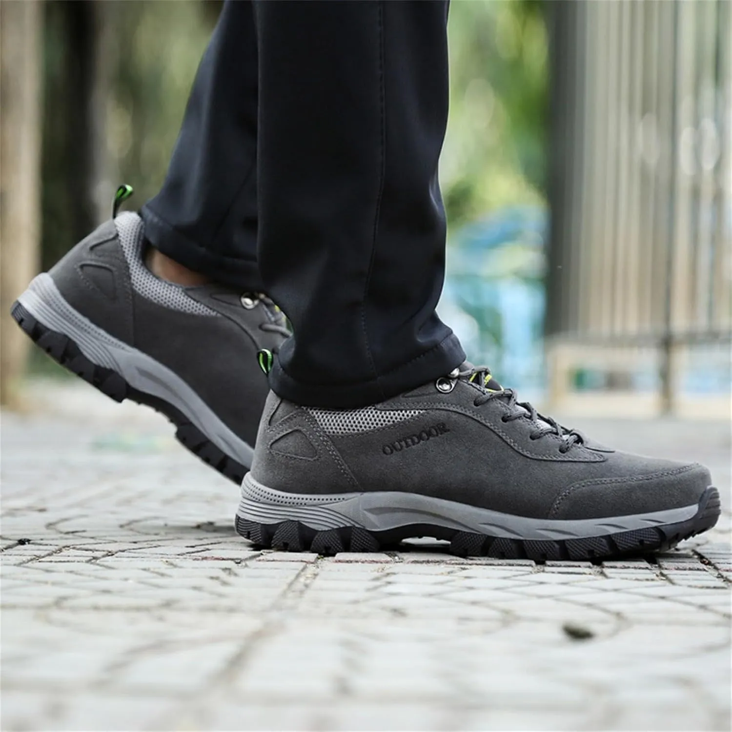 Walking Shoes Tennis Comfortable Men Sports Shoes Fashionable New Pattern Solid Color Simple Thick Sole Flat Bottom